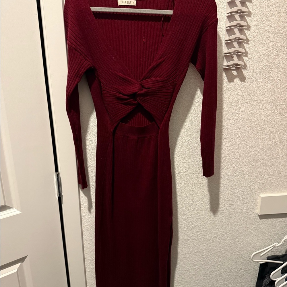 ILLA ILLA Deep Red Cutout Long Sleeve Dress
